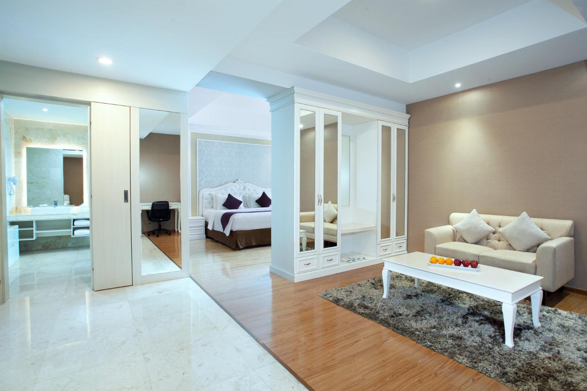 Platinum Hotel & Convention Hall Balikpapan Экстерьер фото
