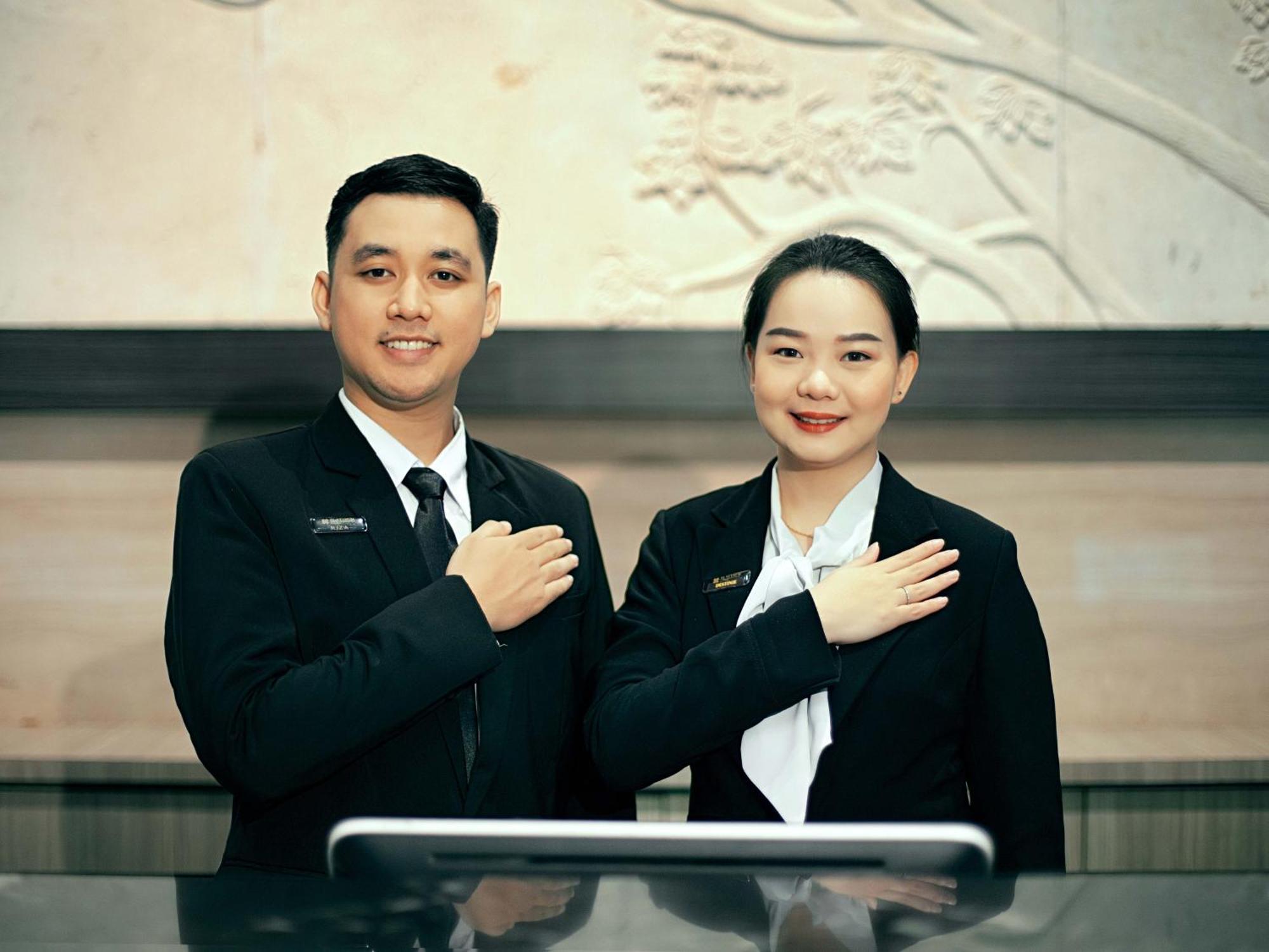 Platinum Hotel & Convention Hall Balikpapan Экстерьер фото