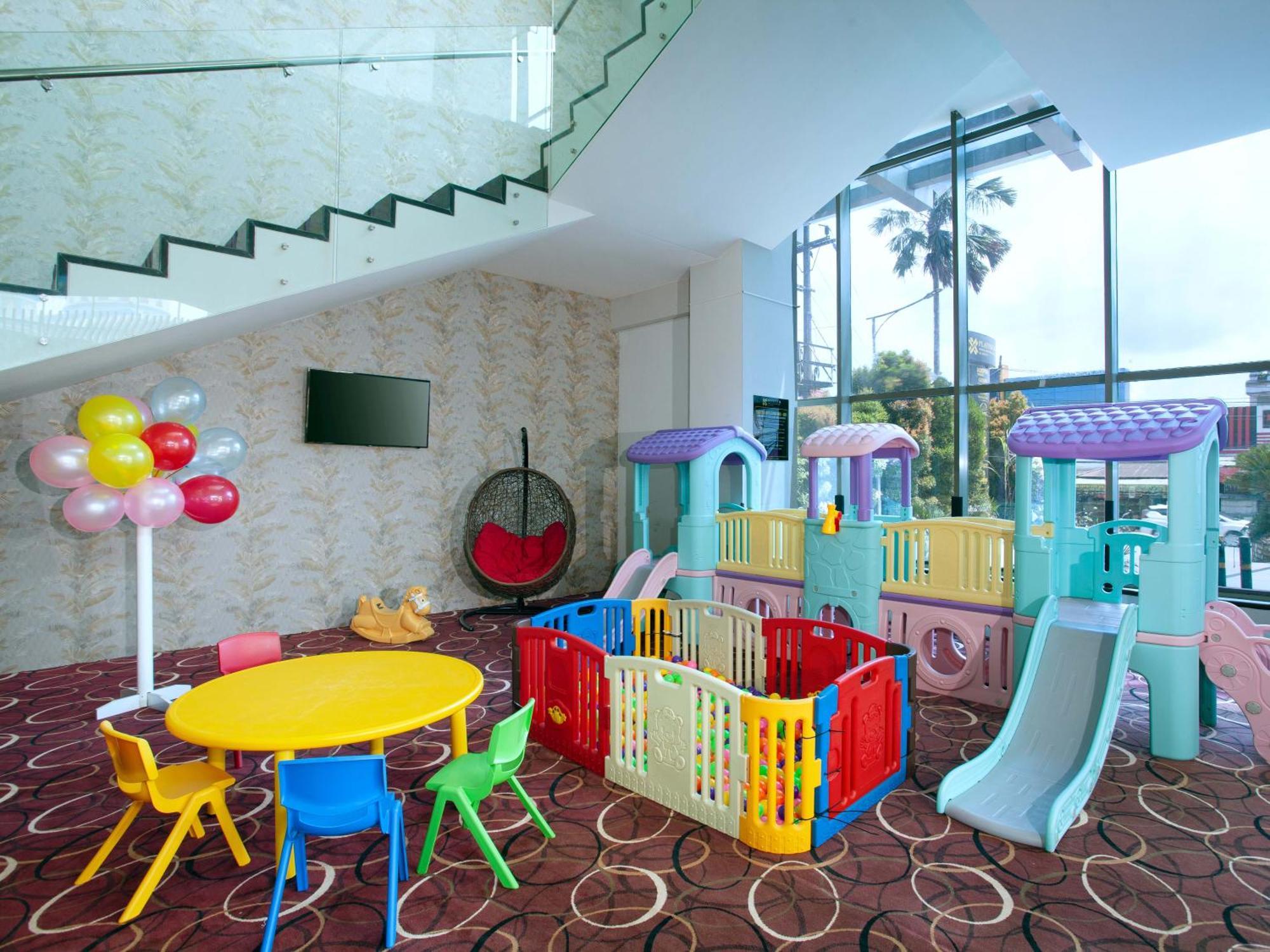 Platinum Hotel & Convention Hall Balikpapan Экстерьер фото