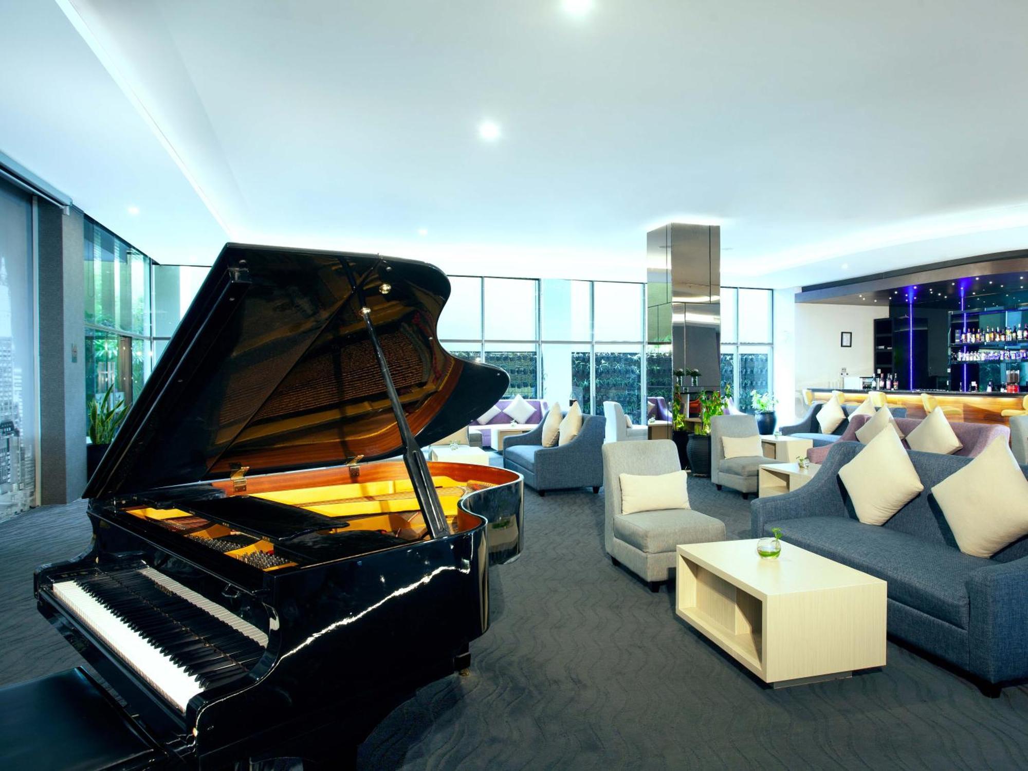 Platinum Hotel & Convention Hall Balikpapan Экстерьер фото