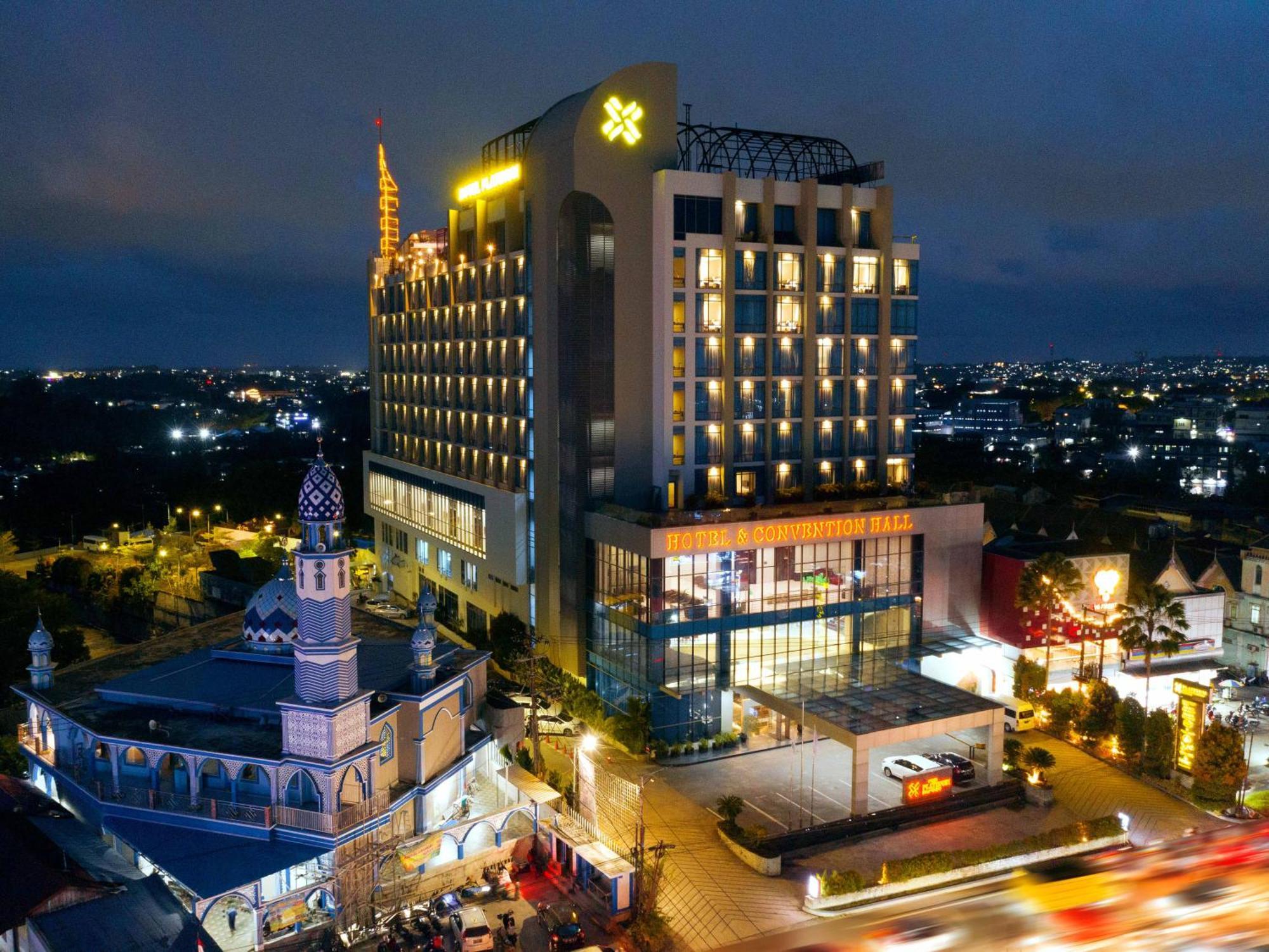 Platinum Hotel & Convention Hall Balikpapan Экстерьер фото