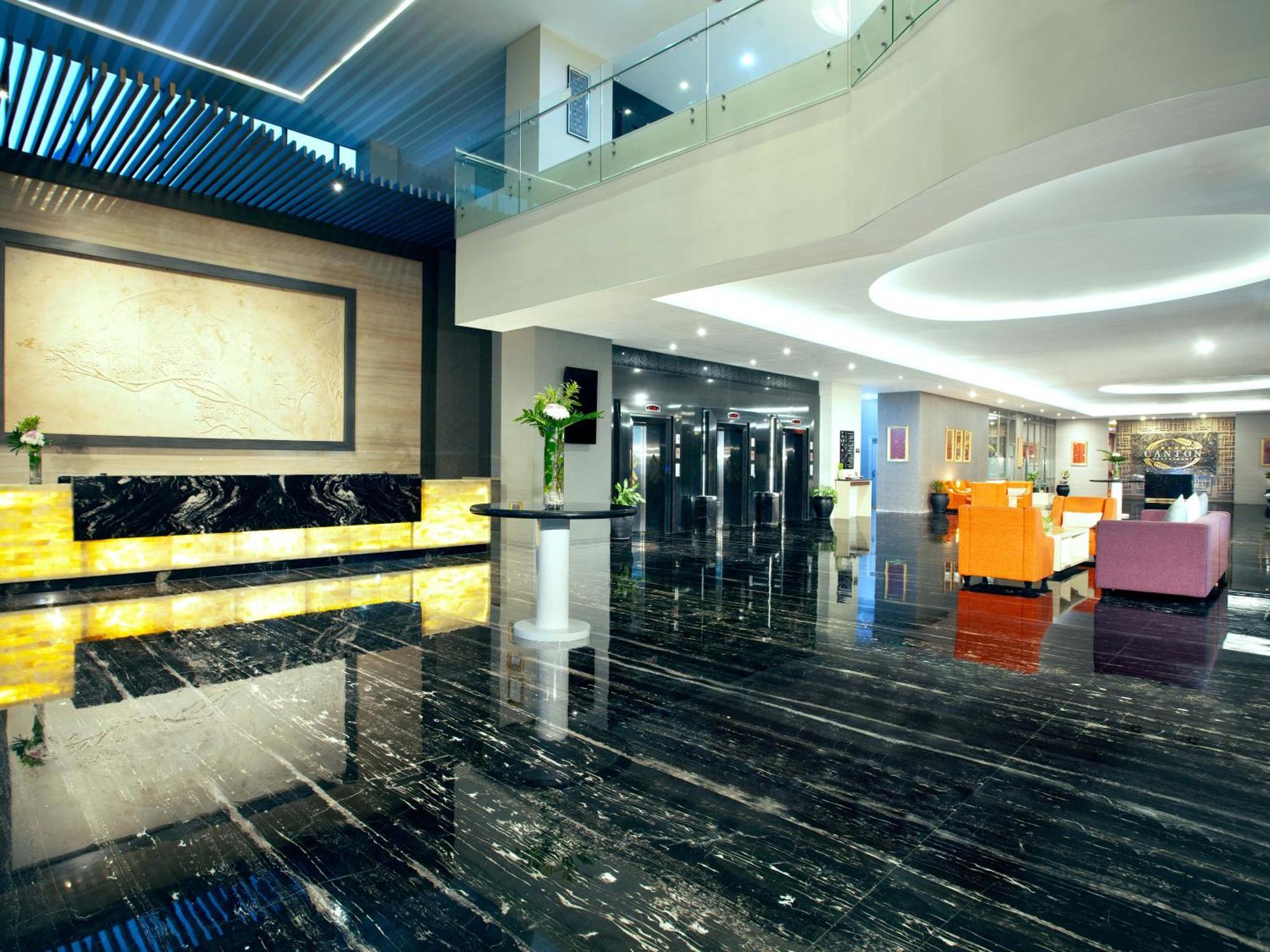 Platinum Hotel & Convention Hall Balikpapan Экстерьер фото