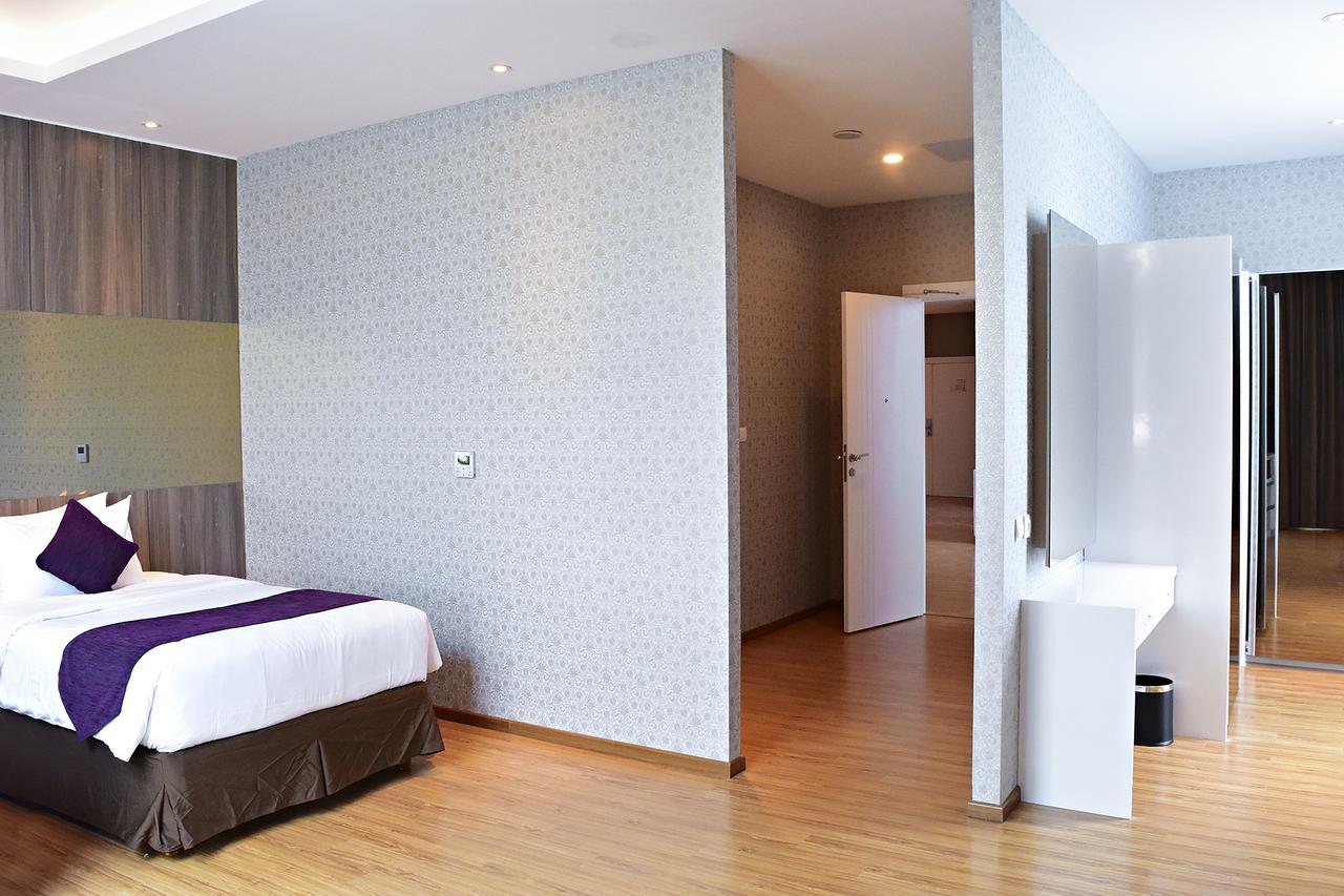 Platinum Hotel & Convention Hall Balikpapan Экстерьер фото