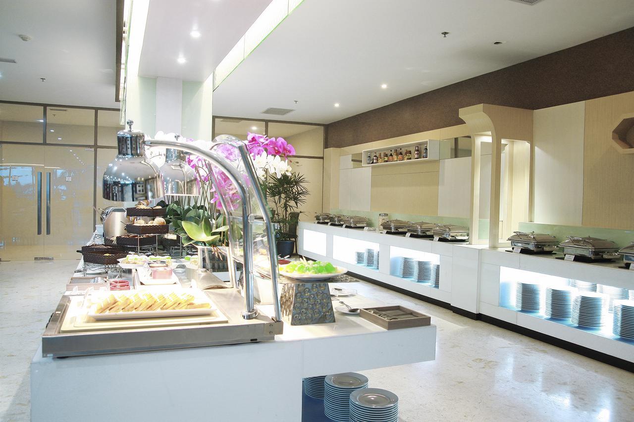 Platinum Hotel & Convention Hall Balikpapan Экстерьер фото