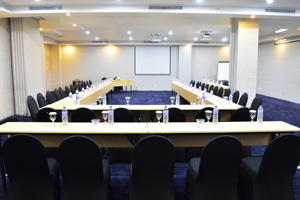 Platinum Hotel & Convention Hall Balikpapan Экстерьер фото